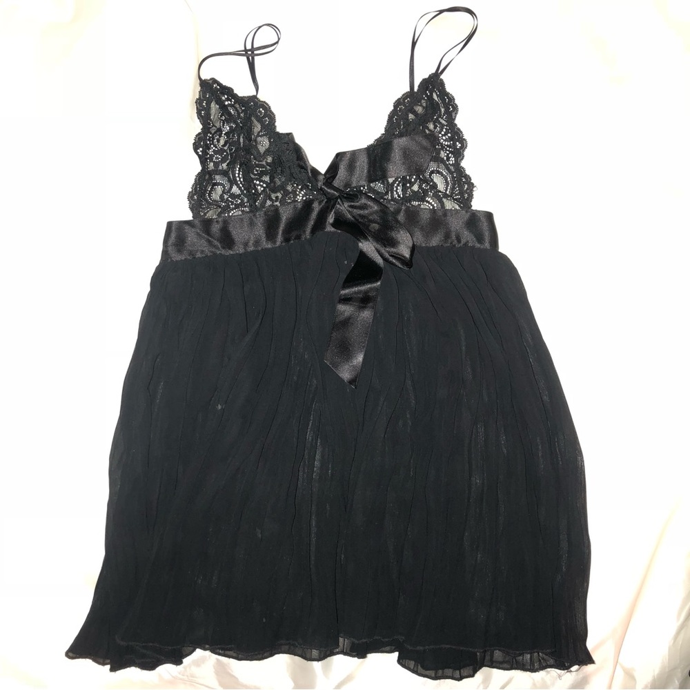 Victoria’s Secret Lace and Pleated Chiffon baby doll teddy XS